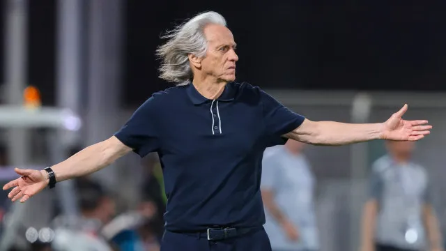 Caminho livre? Mourinho 'ajuda' e leva Jorge Jesus a deixar Al Nassr