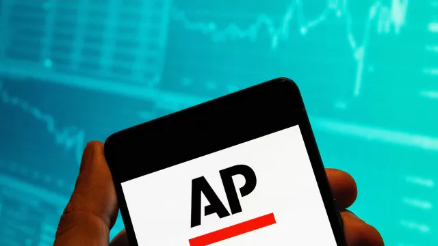 AP avança reestruturação com despedimentos e aposta no jornalismo visual