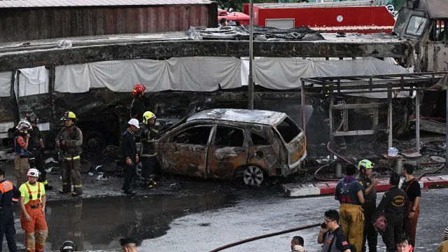 
                    Colisão entre comboio e autocarro faz vários mortos em Banguecoque
                