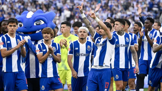 Dragão fecha ciclo de campeão em tarde de consagração e emoção