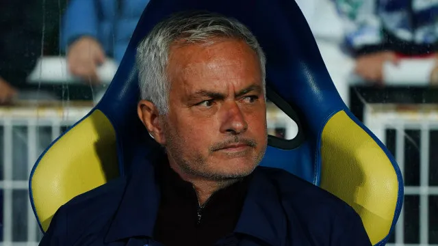 
                    Fica ou saí do Benfica? A resposta taxativa de José Mourinho
                