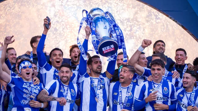 Campeão sem melhor ataque ou melhor marcador 21 anos depois