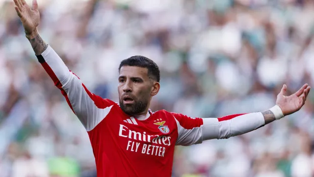 Otamendi deixa dinheiro nos cofres do Benfica antes do 'adeus'