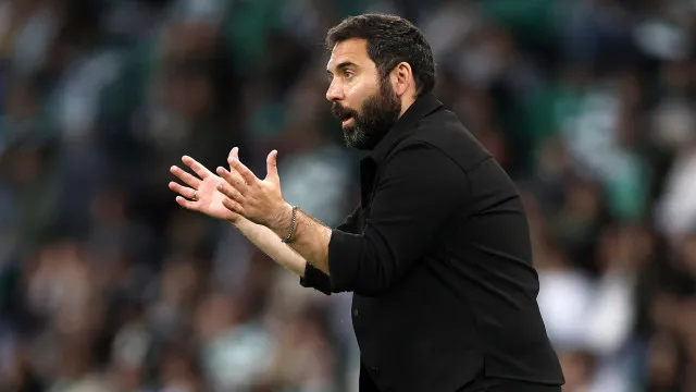 
                    Oficial: Gonçalo Feio já não é treinador do Tondela
                