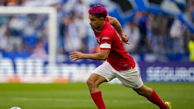 Sp. Braga contrata Gabriel Silva ao Santa Clara. Os detalhes do negócio