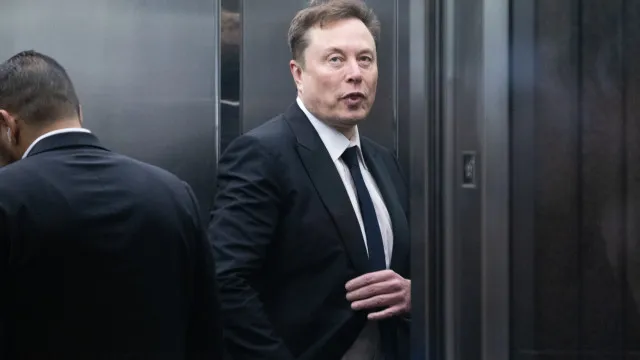 
                    Elon Musk ataca juíza que decidiu arquivar a sua queixa contra a OpenAI
                