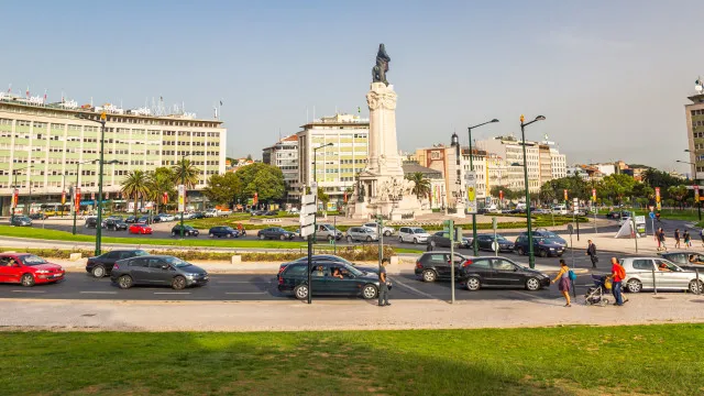 
                    Onde pode andar com carro antigo em Lisboa? Fiscalização aperta
                