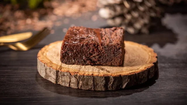 
                    Tia Cátia ensina a fazer um irresistível brownie! Aponte a receita
                