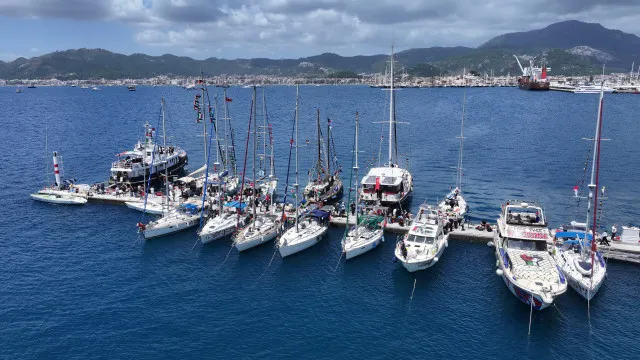 
                    Espanha espera deportação hoje de 44 pessoas de flotilha por Israel
                