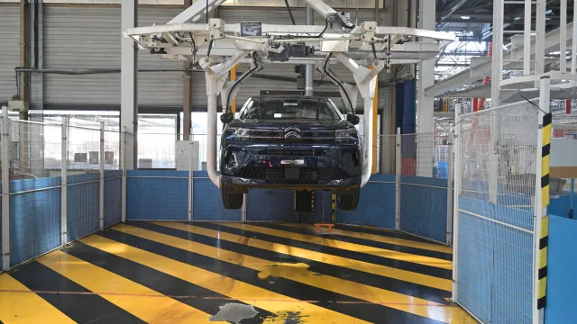 
                    Dongfeng a produzir carros eletrificados em França com a Stellantis?
                