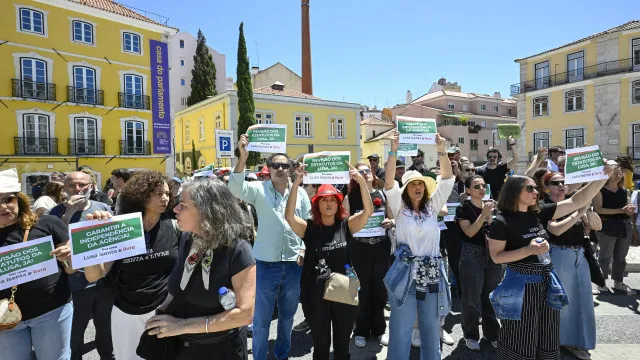 
                    Agência Lusa em greve de 24 horas. Há concentração em frente à Assembleia
                