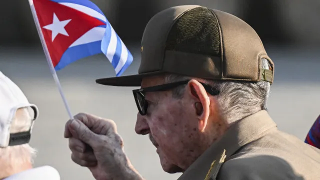 
                    EUA acusam criminalmente ex-presidente cubano Raúl Castro
                