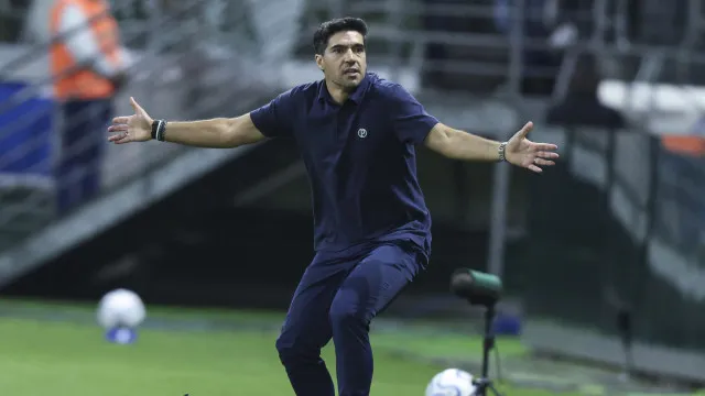 
                    Só Abel estragou noite de glória de Jardim, Castro e Franclim 
                
