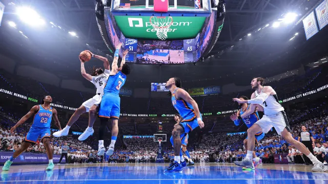 
                    Oklahoma City Thunder empatam a final da Conferência Oeste da NBA
                