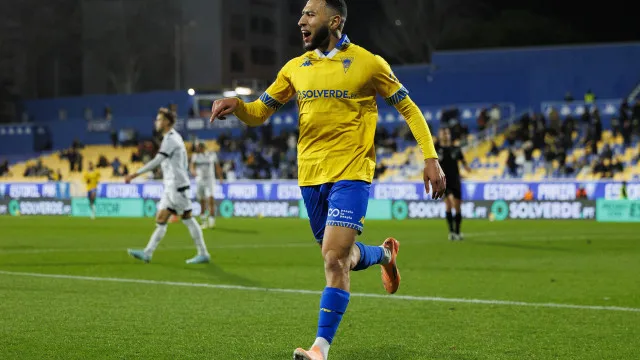 
                    Begraoui chamado à pré-convocatória (polémica) de Marrocos para o Mundial
                