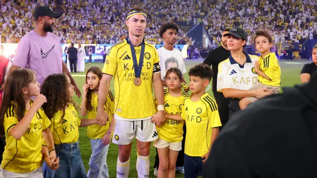
                    Foi assim que Georgina festejou título de Cristiano Ronaldo. Vídeo
                