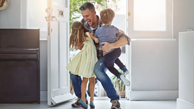 
                    O que é preciso para ser família de acolhimento? Como funciona? Há apoio?
                