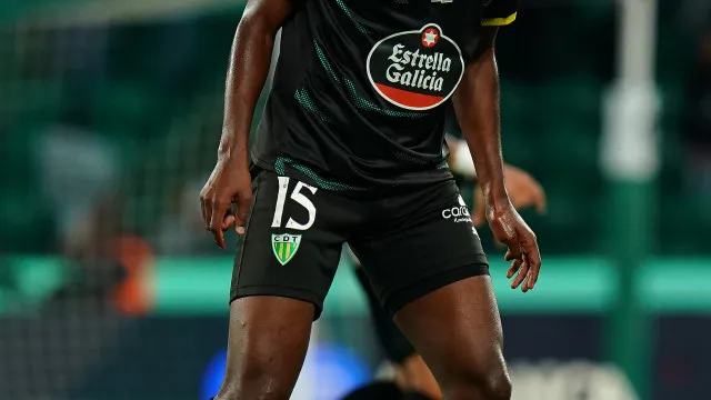 
                    Sithole, do Tondela, nos 32 pré-convocados da África do Sul do Mundial
                