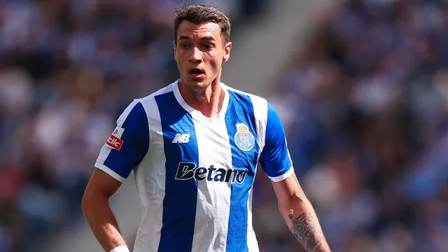 Atenção, Farioli. Barcelona de olhos postos em defesa do FC Porto
