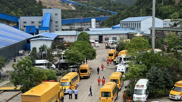 
                    Sobe para 82 número de pessas mortas em mina de carvão no norte da China
                
