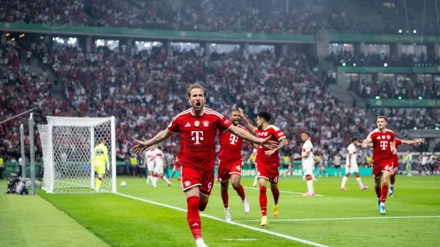 
                    Kane brilha e dá dobradinha a Bayern com conquista da Taça ante Estugarda
                