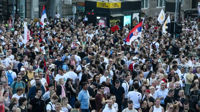 Órgão independente contabiliza mais 180 mil pessoas em protesto na Sérvia