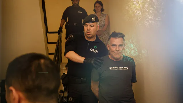 
                    Padrasto terá sido filmado a agredir menor de 4 anos em café de Alcácer
                