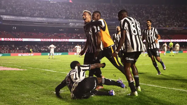 Botafogo, de Franclim Carvalho, empata frente ao São Paulo na reta final