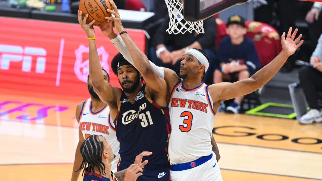 
                    'Rolo compressor' deixa New York Knicks a um passo das finais da NBA
                