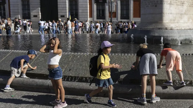 
                    Mais de mil pessoas morreram em Espanha em junho devido ao calor
                