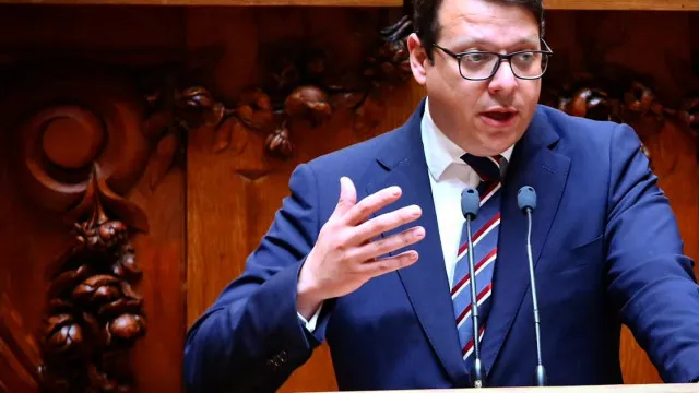PS acusa Governo de atuar como "agente imobiliário invertido"
