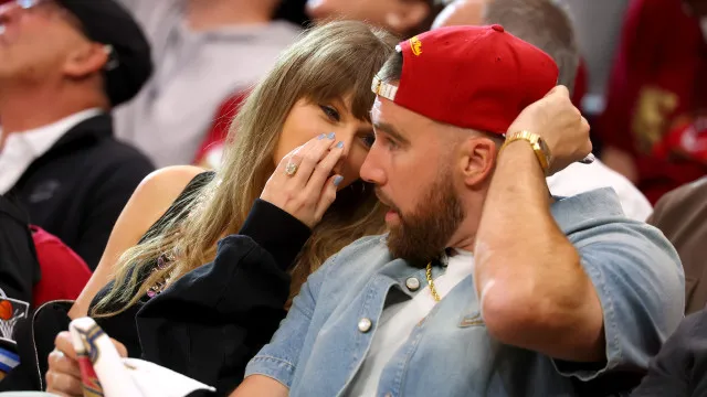 Taylor Swift surge em pÃºblico pela 1.Âª vez apÃ³s casamento e mostra anel