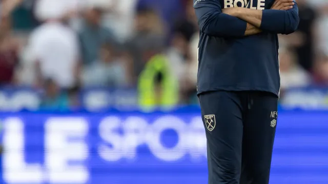 
                    A reação de Nuno Espírito Santo após o West Ham descer ao Championship
                