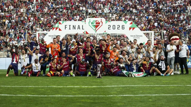 
                    Histórico. Torreense estreia-se na UEFA e complica calendário do Benfica
                
