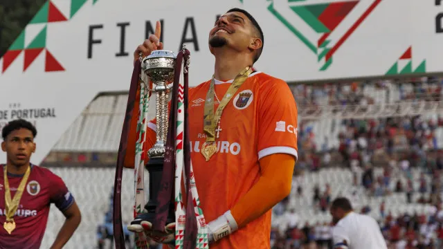 Torreense junta-se com a taça aos festejos da vitória na cidade