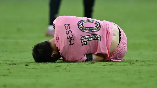 
                    Inter vence 'jogo louco'. Messi faz disparar alarmes a dias do Mundial
                