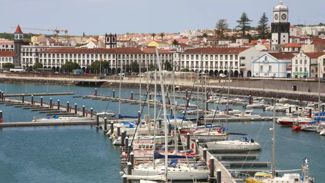 
                    Abertas candidaturas para atribuição de 22 moradias em Ponta Delgada
                