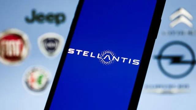 
                    Stellantis: 