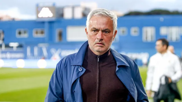 naom_6a159287ab926 Mourinho à sua imagem disparou contra tudo e todos em época pelo Benfica