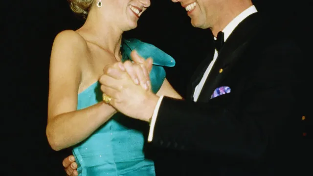 
                    Carta secreta de Diana revela momentos da lua de mel com Carlos 
                