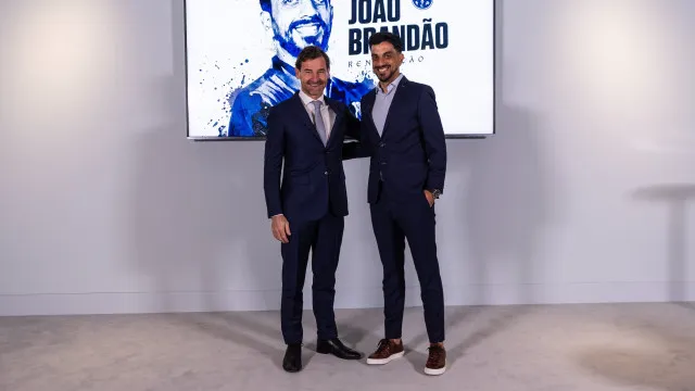 Oficial: João Brandão renova e continua no FC Porto B