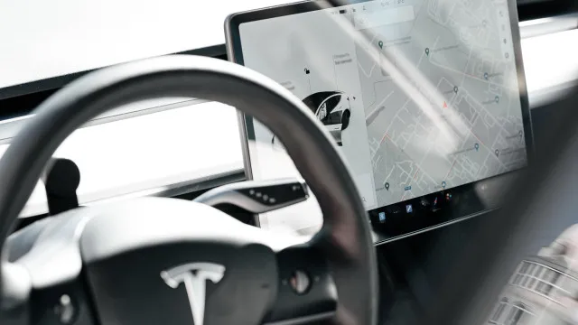 
                    Condução autónoma da Tesla na Europa? Agora só por subscrição mensal paga
                