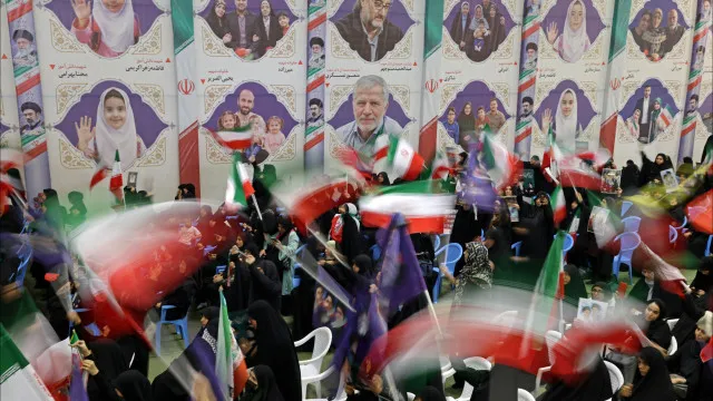 
                    Irão nega notícias sobe expulsão de negociadores iranianos dos EUA
                