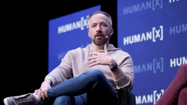 
                    Cofundador da Dropbox está de saída do cargo de CEO
                