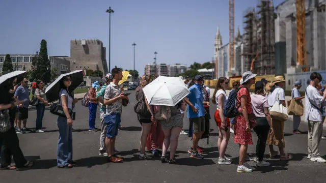 
                    Onda de calor em maio foi a terceira mais longa com 9,3 dias, diz IPMA
                