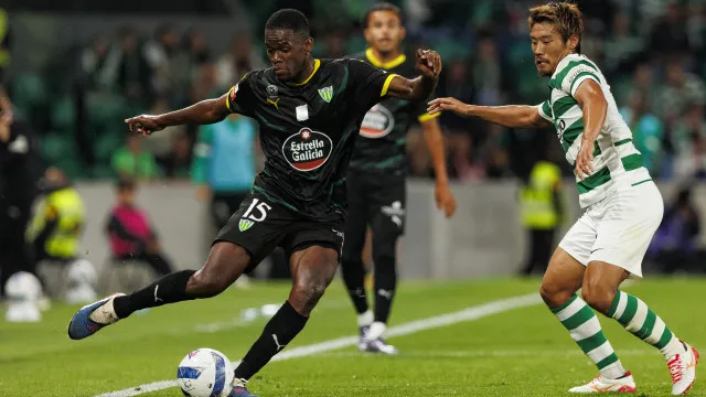 Mundial2026: Yaya Sithole, do Tondela, nos convocados da África do Sul