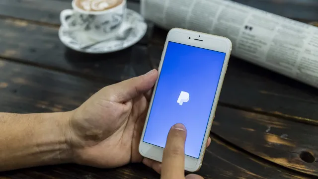 China facilita pagamentos digitais com PayPal a turistas estrangeiros