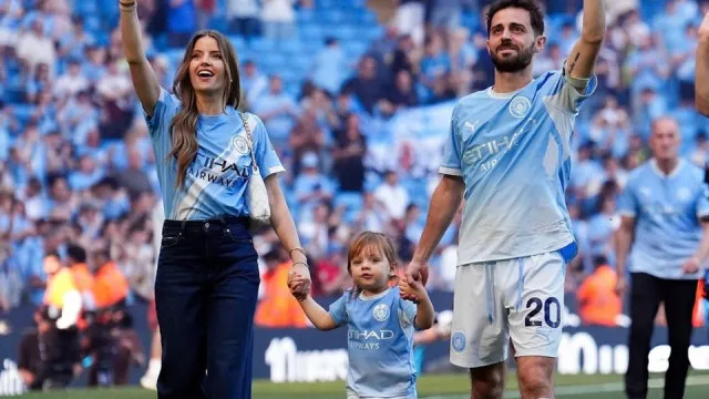
                    Mulher de Bernardo Silva faz homenagem na despedida do jogador: 