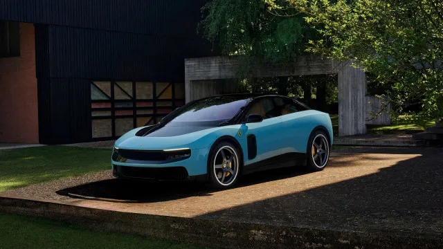 
                    Críticas ao Ferrari Luce: 