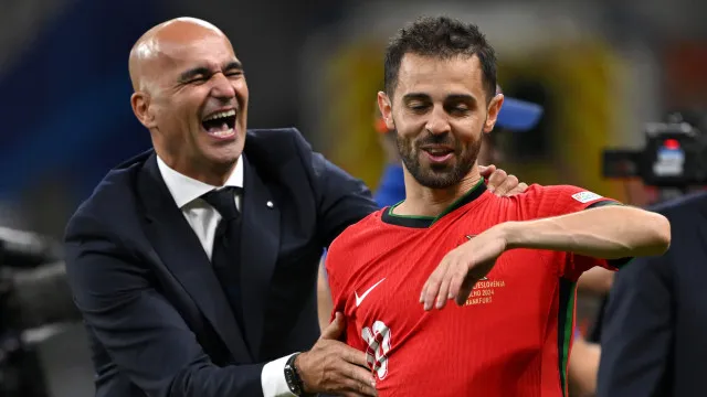 Martínez 'encaixa' Bernardo Silva no Barça e cala-se sobre o Real Madrid
